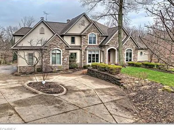 12 Pepper Creek Dr, Pepper Pike, OH 44124