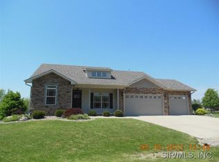 8781 S Shore Dr, Worden, IL 62097