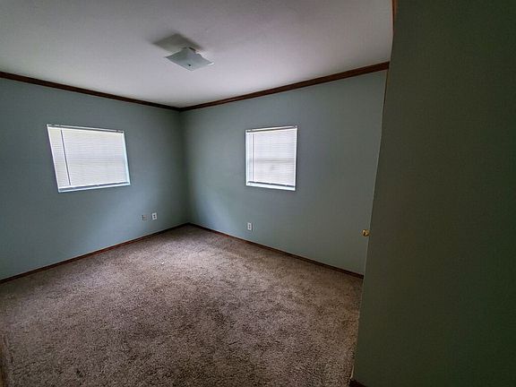 4th image of 1825 Junior St