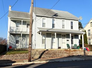 52 S 9th St, Akron, PA 17501