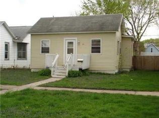 535 10th St SW, Cedar Rapids, IA 52404