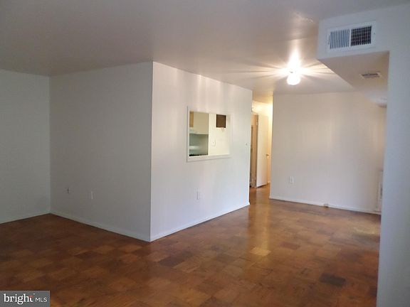4th image of 5107 Crossfield Ct #302