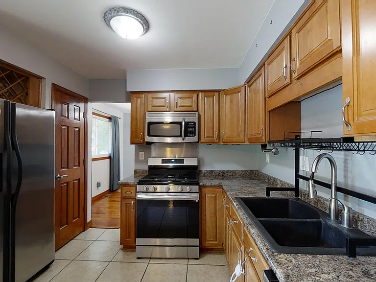 4217 Glen Oaks Dr — Photo 9