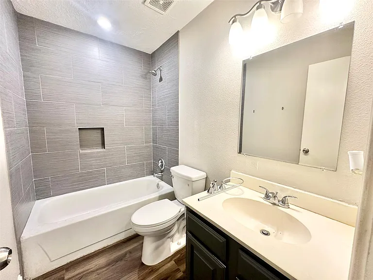 2523 Castle Pl — Photo 17