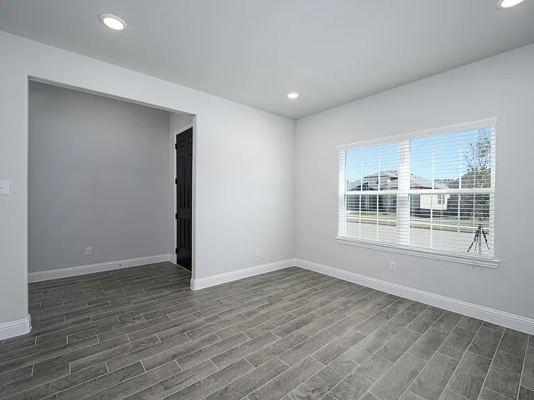 501 Amenduni Ln — Photo 23