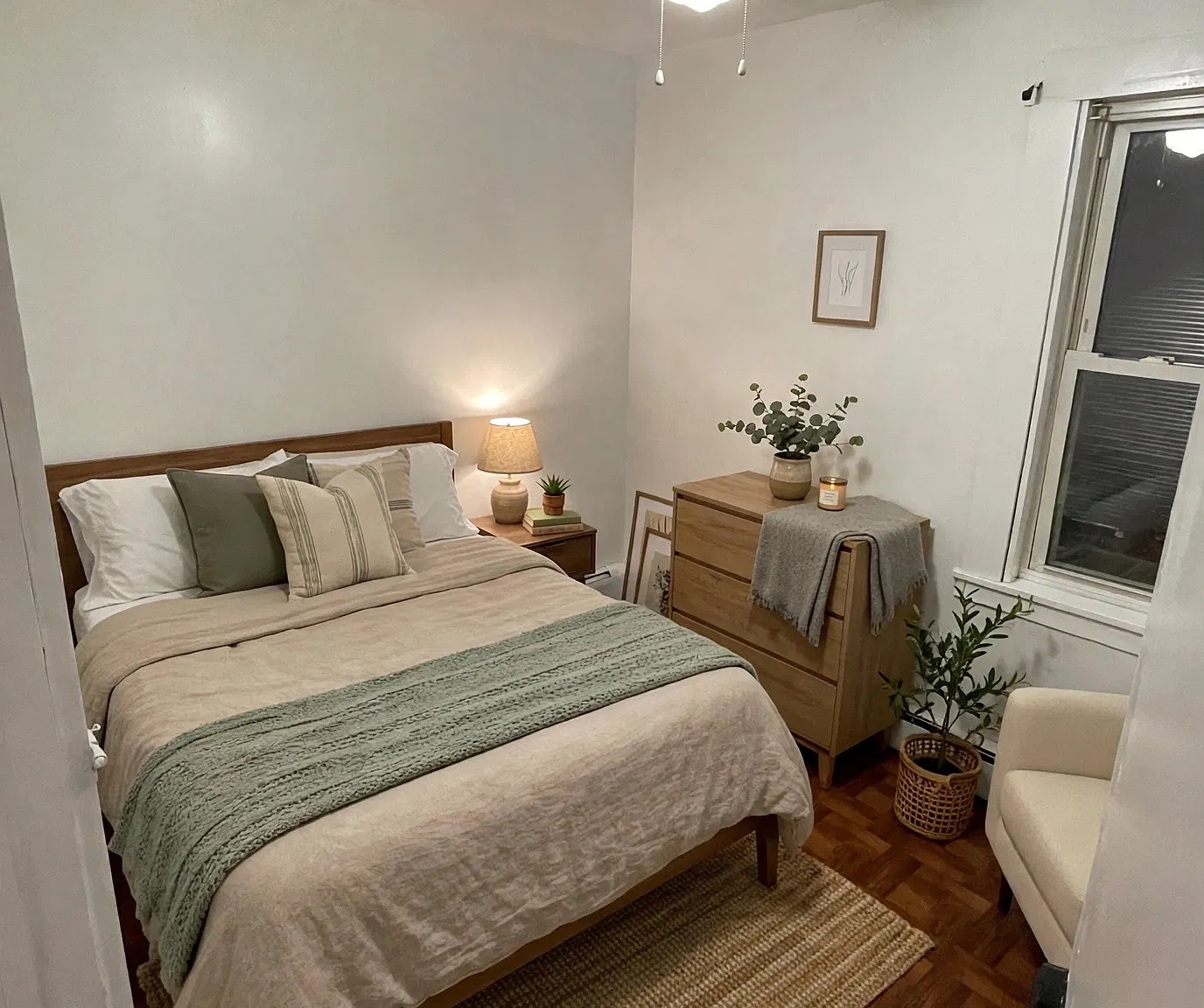 2 bed, 695 sqft, $2,100 — Photo 3