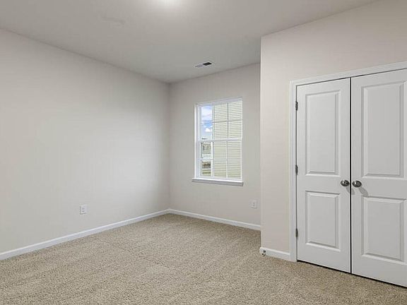 4th image of 653 Struy St