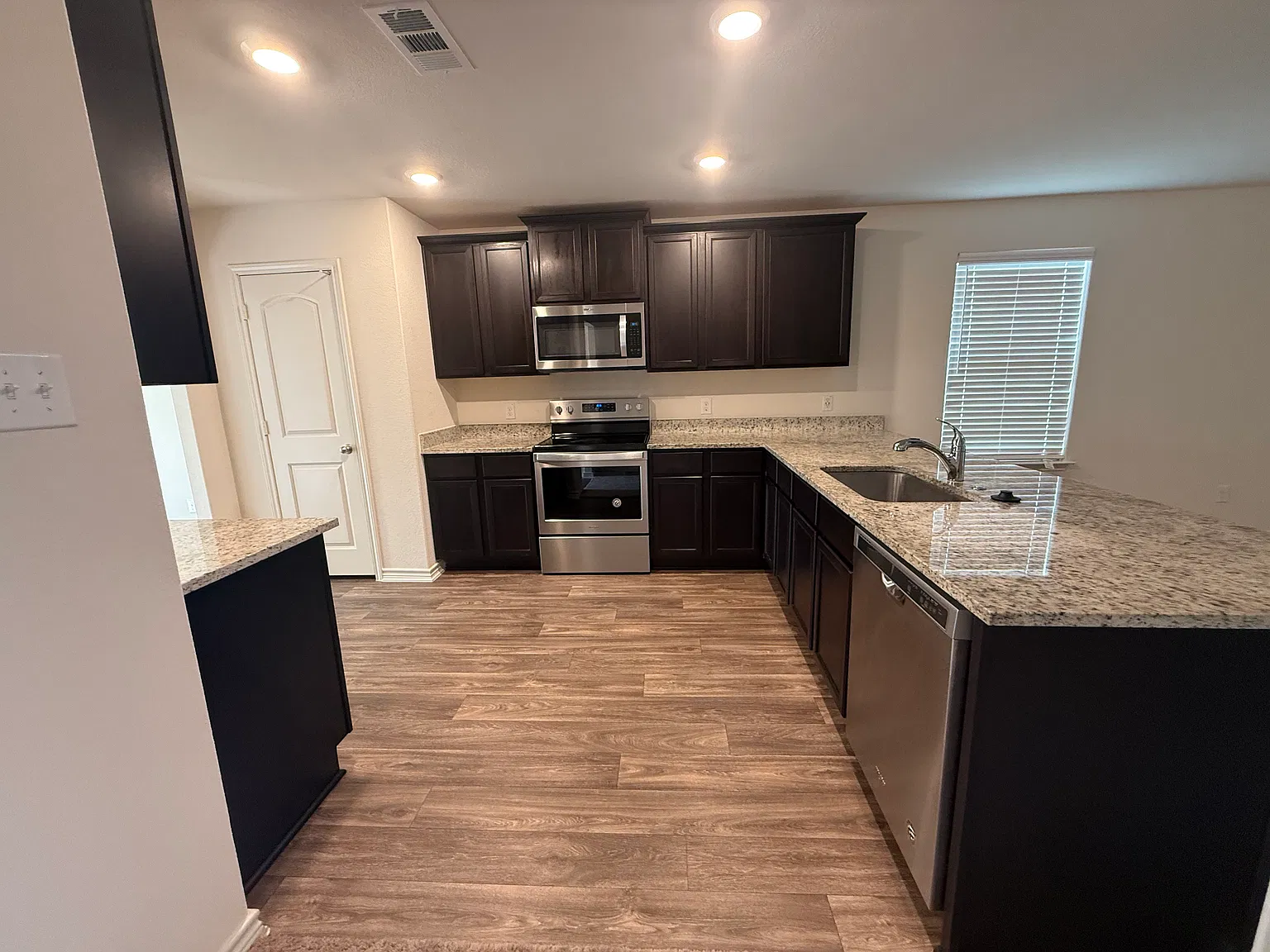 3 bed, 1520 sqft, $1,650 — Photo 4