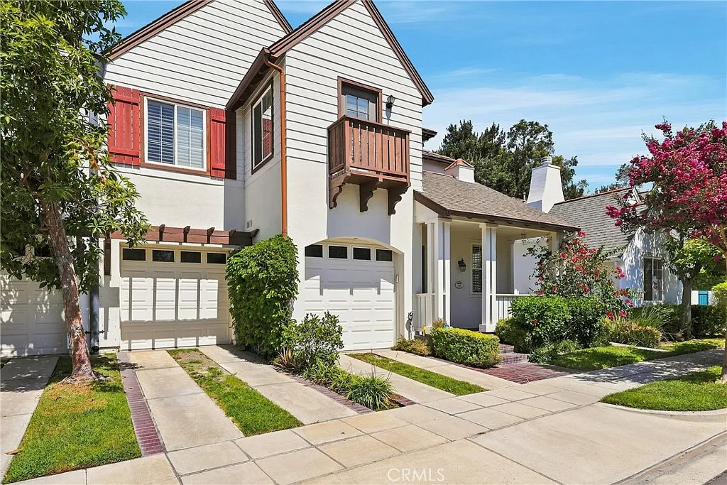 4 bed, 3.5 bath, 2402 sqft, $5,500 — Photo 1