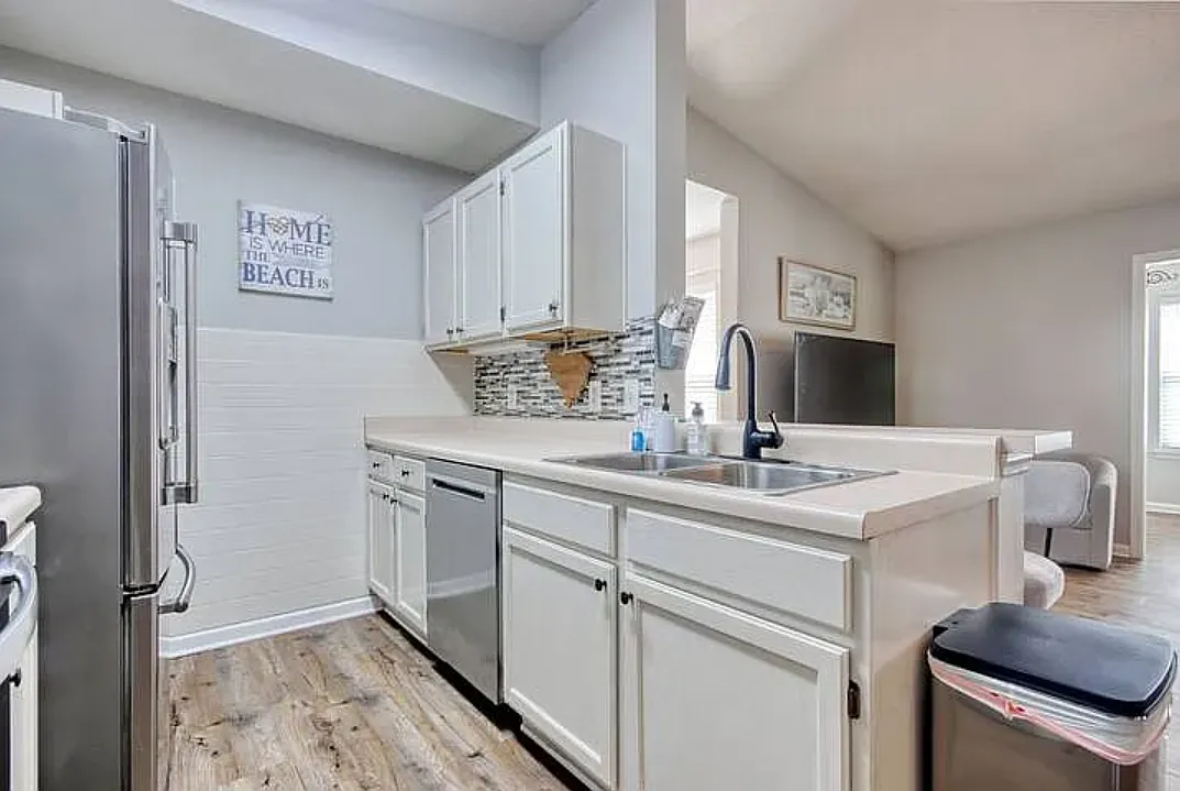 3 bed, 1300 sqft, $1,750 — Photo 3
