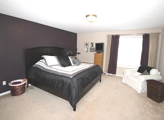 5th image of 9518 Scott Cir N