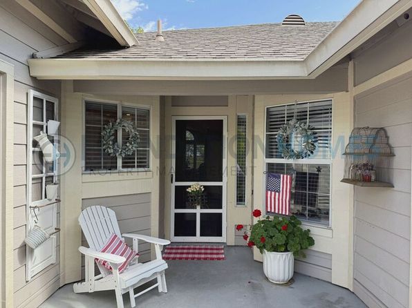 38 Bridle Path Ln