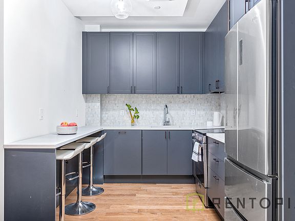 2nd image of 535 Franklin Ave #8B