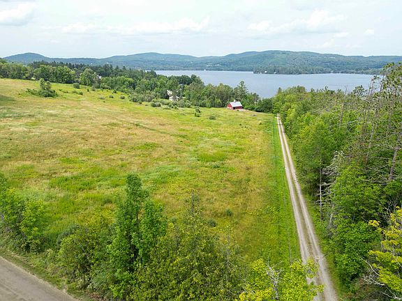 3rd image of 699 Lake Shore Road