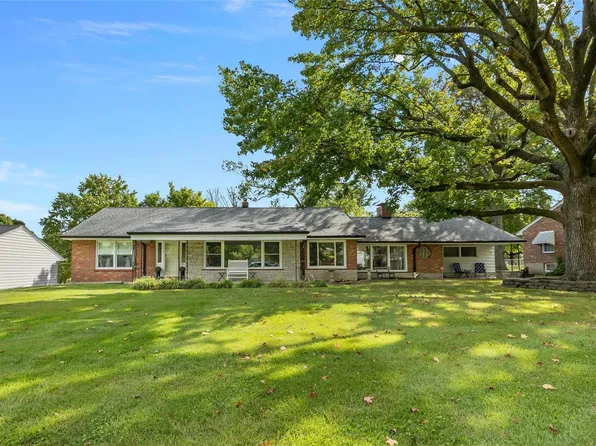 17 Biritz Dr, Saint Louis, MO 63137