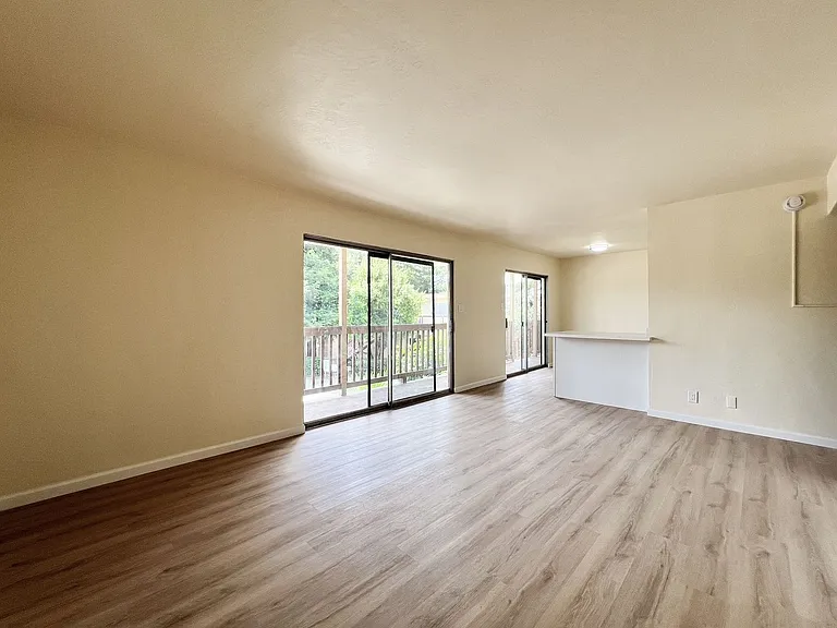 Westview Apartments — Photo 7