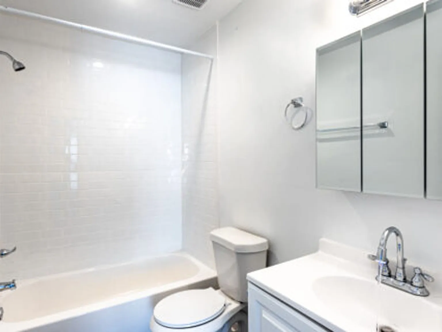 Westgate Village Apartments — Photo 4