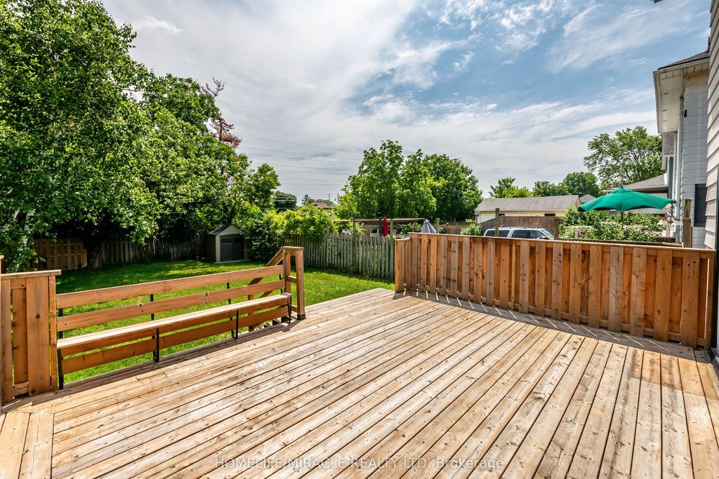 4428 Homewood Ave, Niagara Falls, ON - More