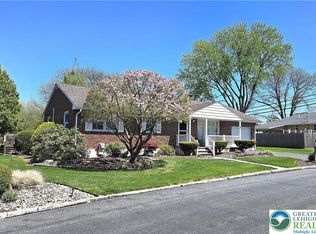 3817 Rosewood Ln, Whitehall, PA 18052