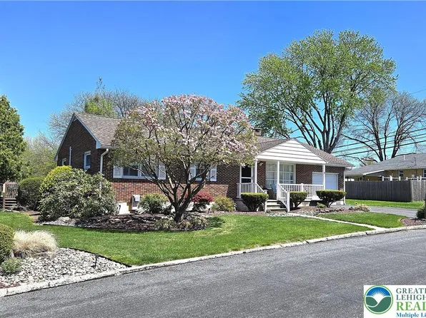 3817 Rosewood Ln, Whitehall, PA 18052