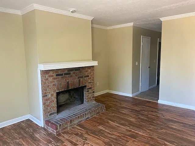 2 bed, 1.5 bath, 966 sqft, $1,295 — Photo 2
