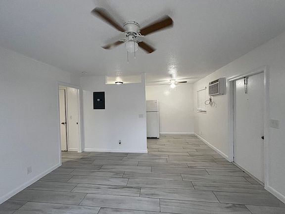 4th image of 304-308 Central Dr #W