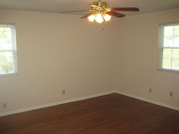 5th image of 100 Lewis Dr APT 21D