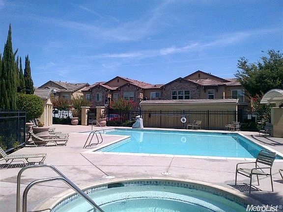 2nd image of 3301 N Park Dr Unit 1712