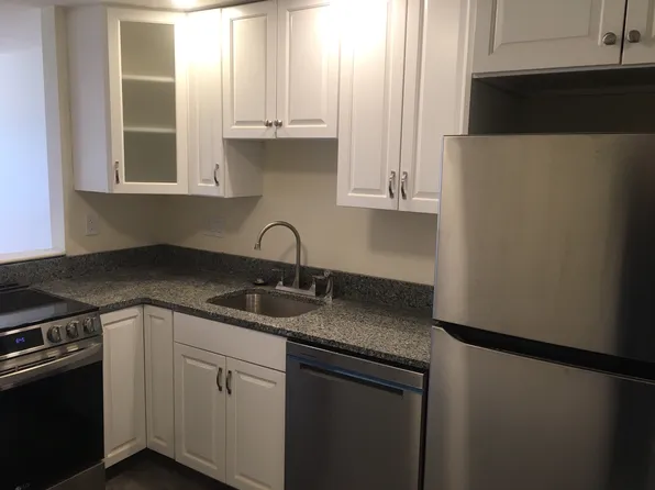 881 Main St, Walpole, MA