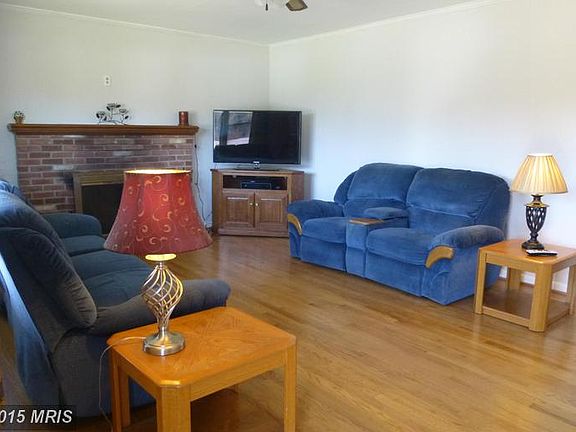 2nd image of 3908 Sugarloaf Dr
