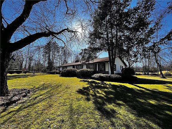 2nd image of 14960 Crestwood Dr