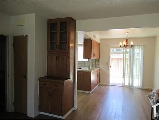 1622 W North Bear Creek Dr — Photo 2