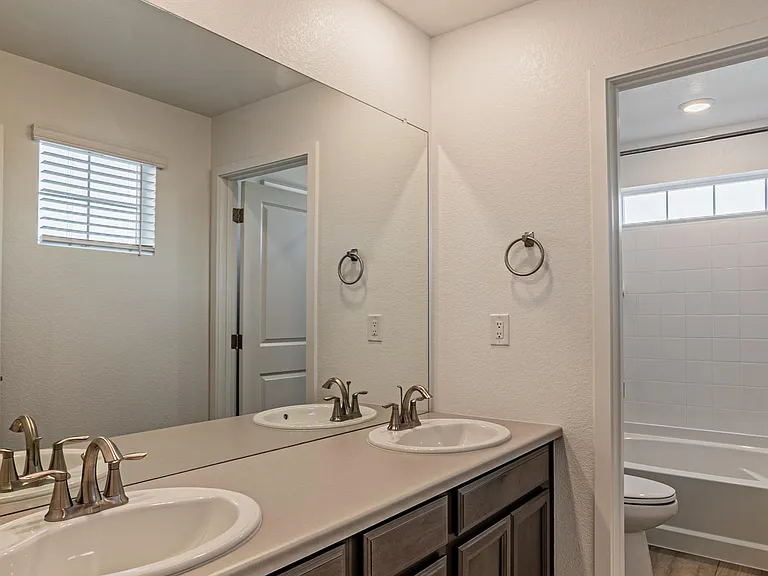 24325 E Ada Pl — Photo 32