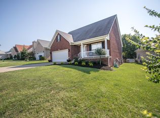 4111 Sunny Crossing Dr, Louisville, KY 40299