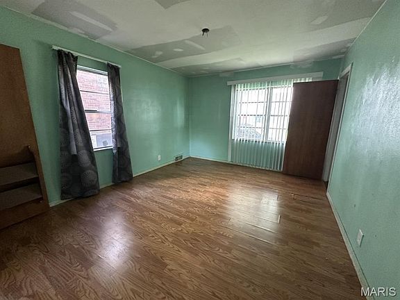 5th image of 6908 Ira Ave
