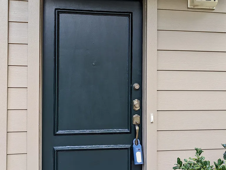 2100 Tanglewilde St #421 — Photo 22