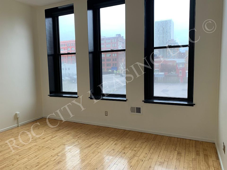 Building Photo 5