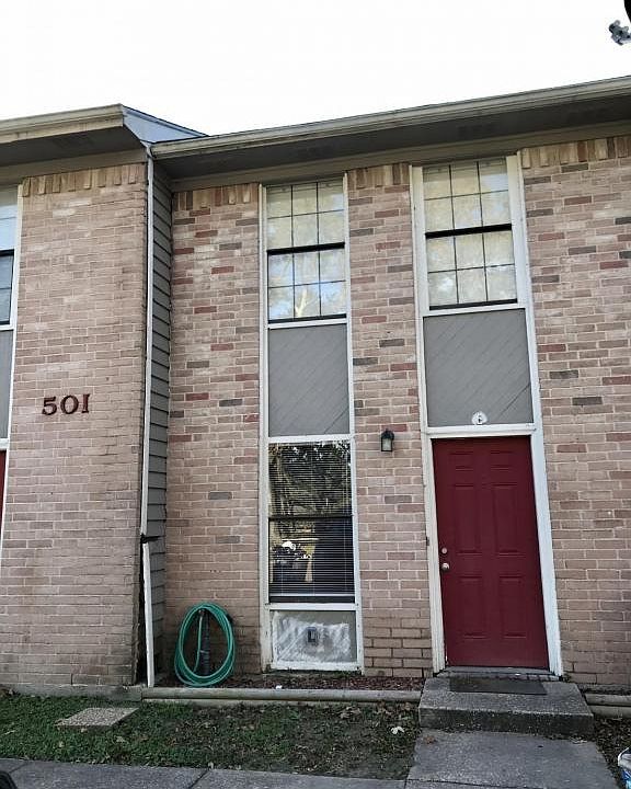 1st image of 501 Dallas St Unit C