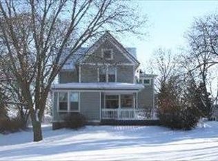 653 Dane St, Woodstock, IL 60098