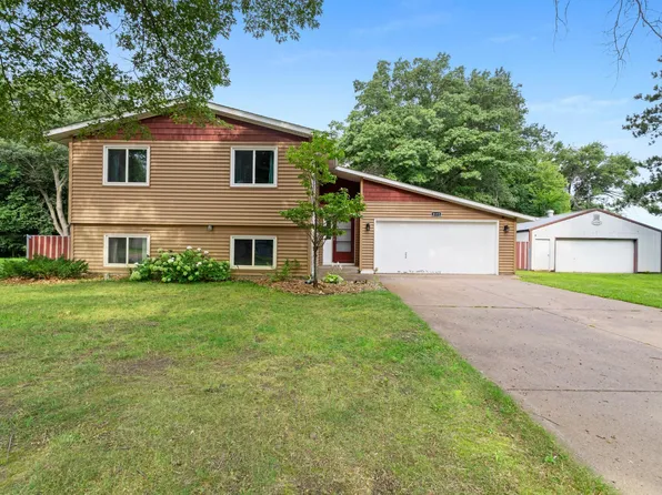 8155 Diane St, Lino Lakes, MN 55014