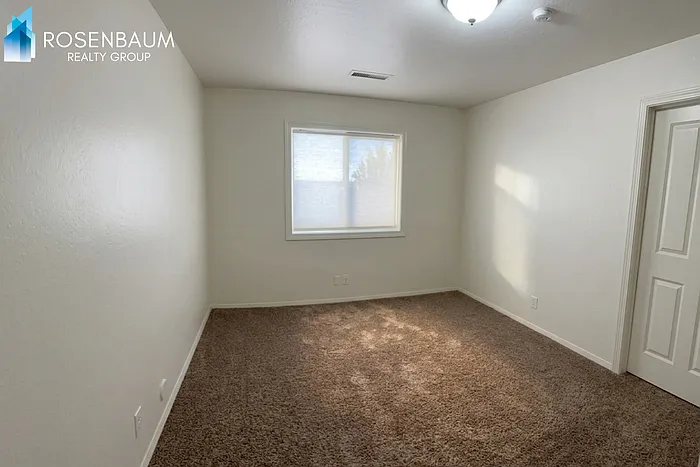 802 2nd St #1 — Photo 5