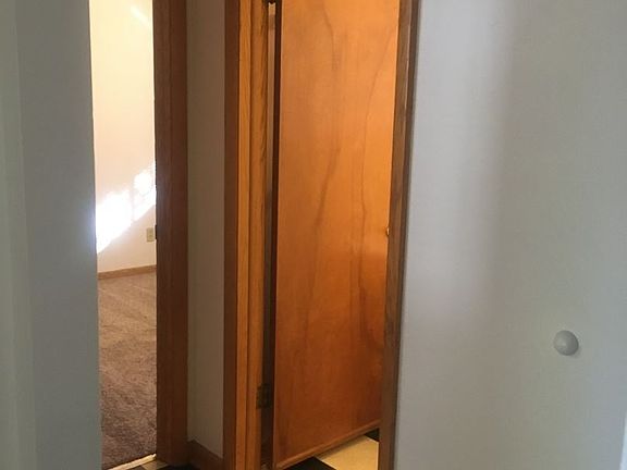 4th image of 207 Aurora St APT C