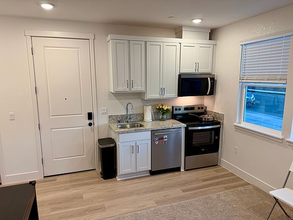3rd image of 369 W Calabria Dr