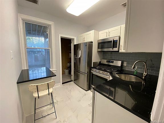 4th image of 1140 E 224th St