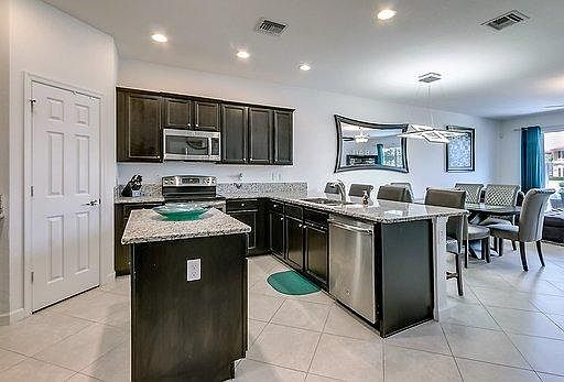 5th image of 10115 Wellington Parc Dr