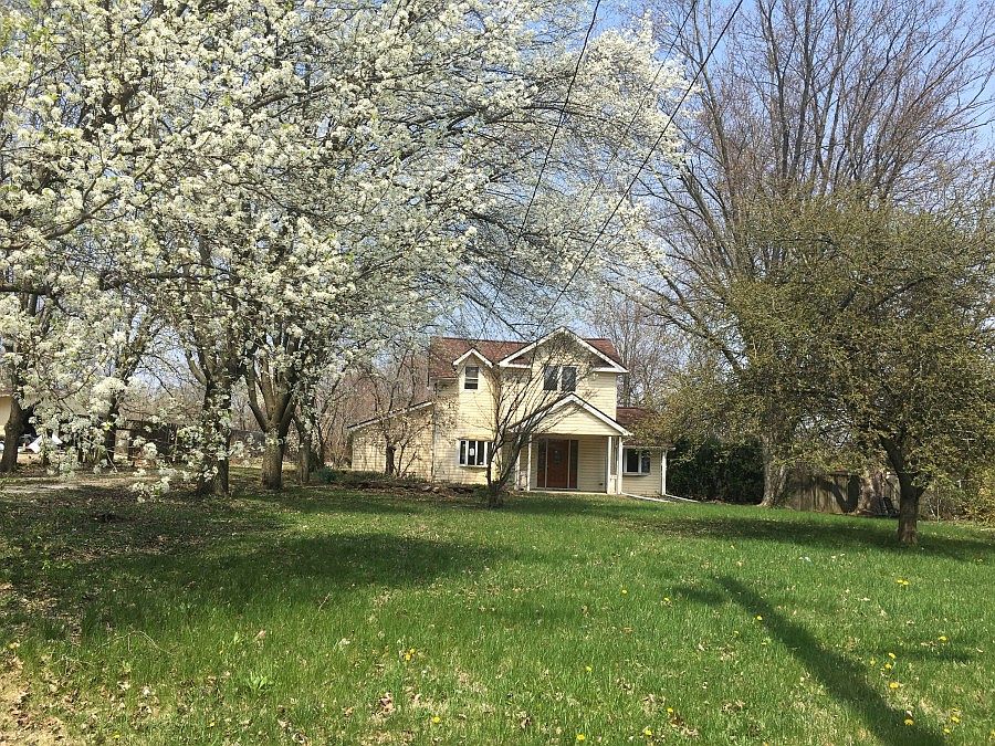 1st image of 221 Mount Ida Ave
