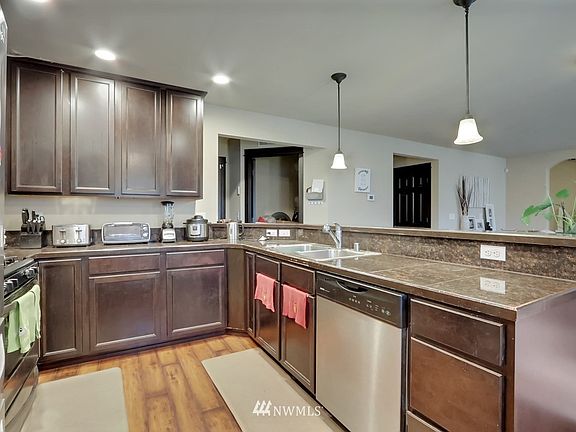 4th image of 4214 E N Street