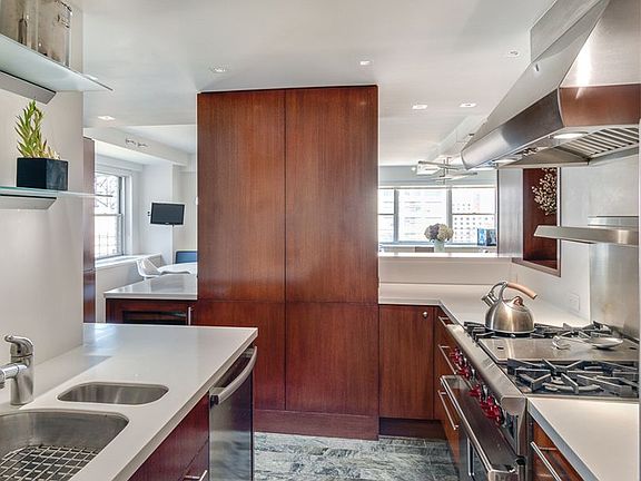 5th image of 70 E 10th St APT 15F