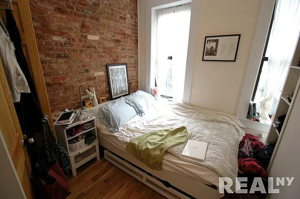 Rented by REAL New York | media 19