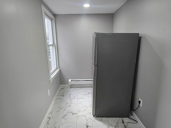 5th image of 125-127 Redwood Ave #2CA